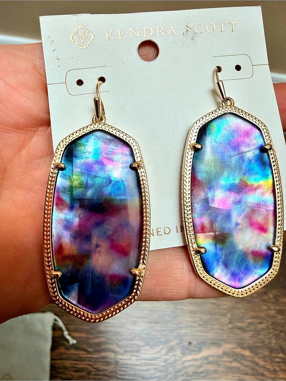 KENDRA SCOTT Danielle Teal Tie Dye Illusion Gold Drop Earrings Glass Gold-Tone - Picture 2 of 6